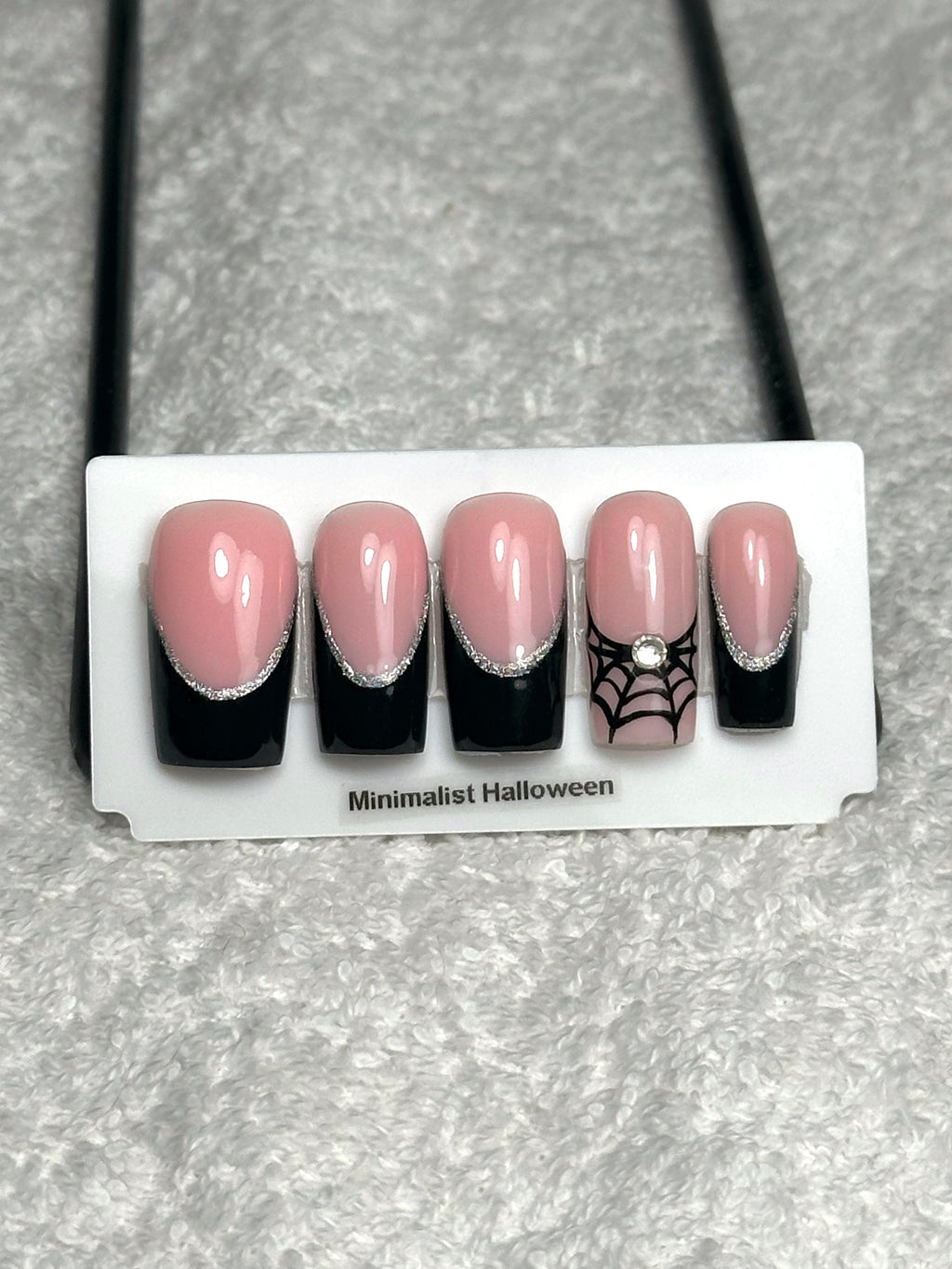 Minimalist Halloween 🕸️