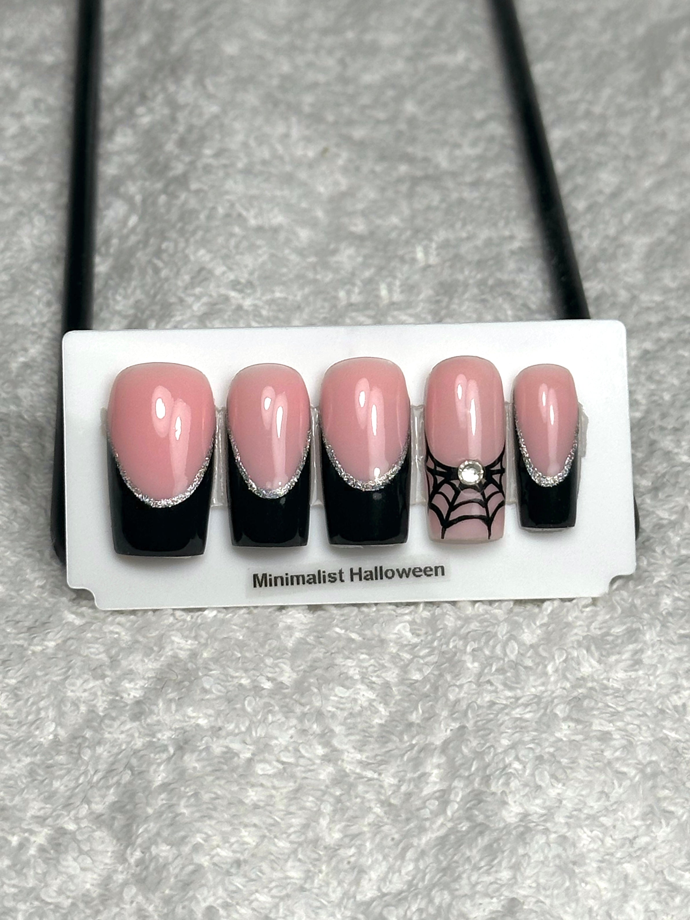 Minimalist Halloween 🕸️